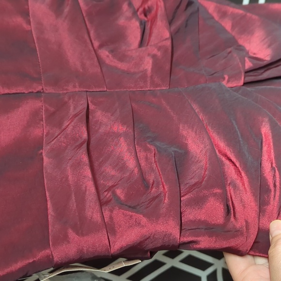 Ladies evening gown nwt With Earings And Bracelette - Picture 10 of 15